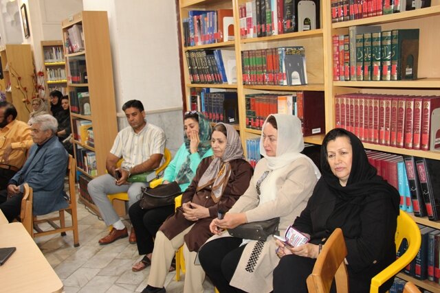 برگزاری محفل ادبی مشترک کتابخانه‌های عمومی شهر کرمان در کتابخانه آیت‌الله شیرازی