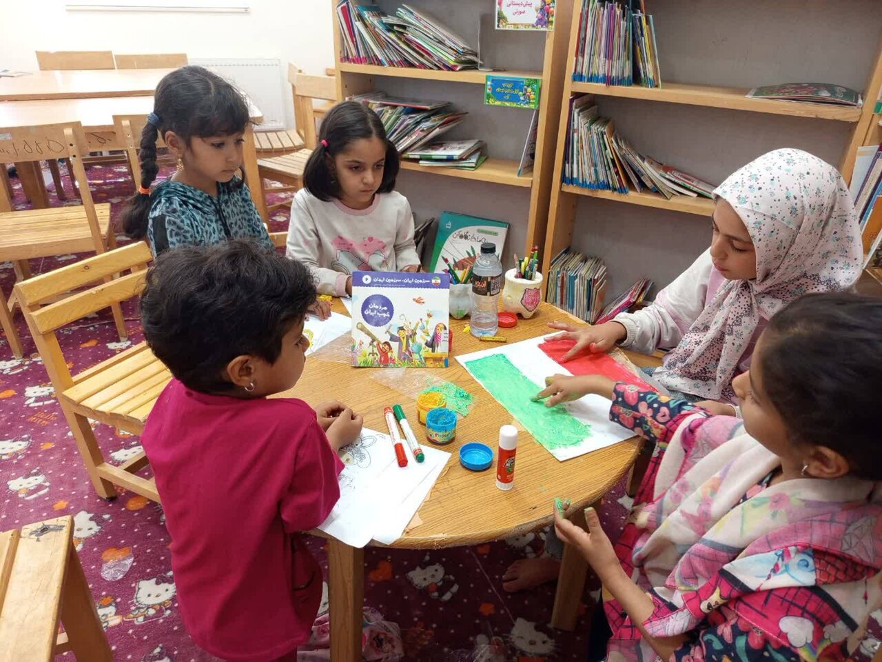 کتابخانه عاصم آسفیج شهرستان بهاباد؛ جایی که کتاب، بهانه‌ای برای یادگیری و خلاقیت است