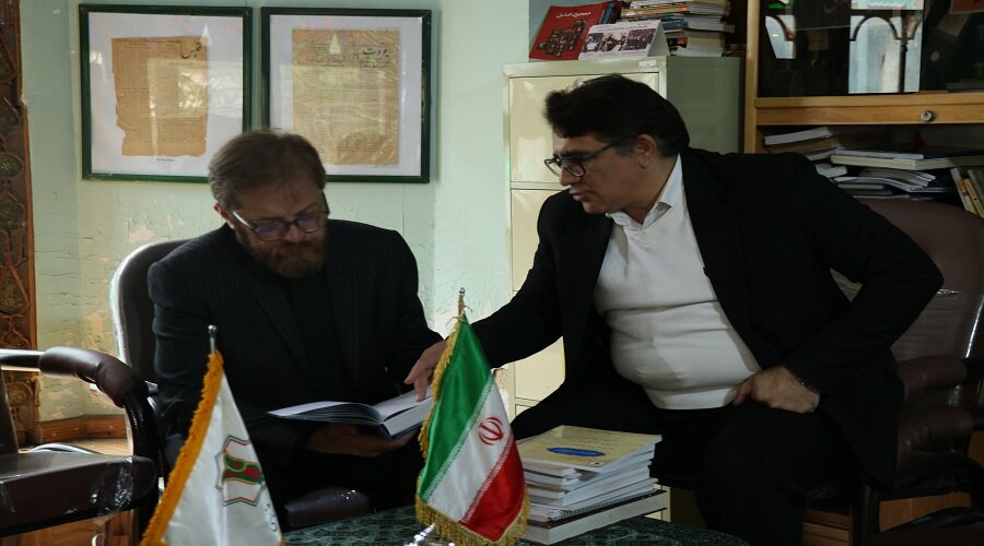 امضای تفاهمنامه همکاری میان ادارهکل کتابخانههای عمومی استان اردبیل و بنیاد ایرانشناسی استان