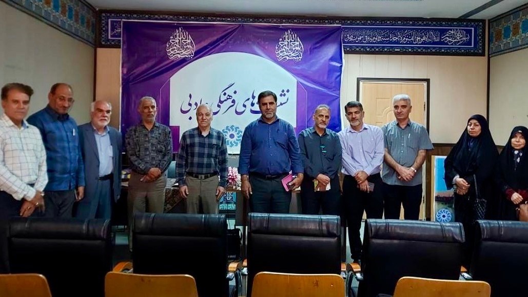 نخستین «دورهمی خبرگان قلم» با طعم چای و قصه / پاسداشت ادبیات پایداری در جمع نویسندگان خوزستانی