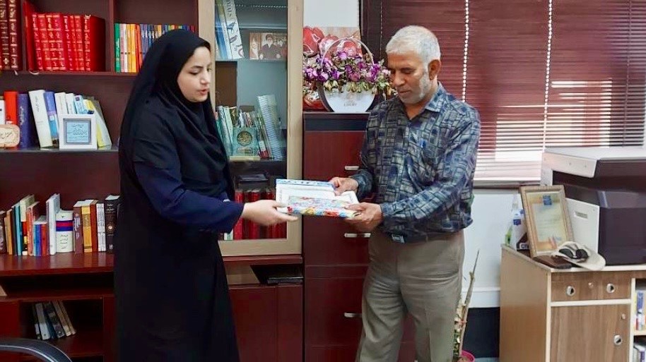 نخستین «دورهمی خبرگان قلم» با طعم چای و قصه / پاسداشت ادبیات پایداری در جمع نویسندگان خوزستانی
