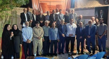 رونمایی از کتاب «دلازیان؛ دروازه‌ای به کویر مرکزی ایران» در سمنان