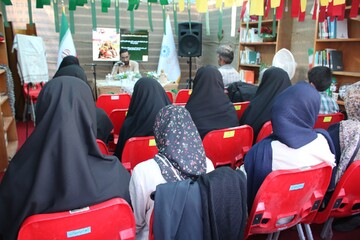 قاب‌های ماندگار از غرفه اداره‌کل کتابخانه‌های عمومی چهارمحال و بختیاری  در کنگره شهدا