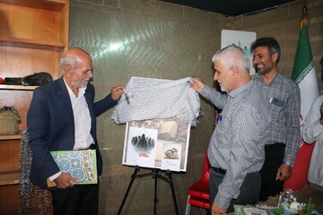قاب‌های ماندگار از غرفه اداره‌کل کتابخانه‌های عمومی چهارمحال و بختیاری  در کنگره شهدا