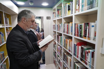 آیین راه‌اندازی ۴ دستگاه خودروی کتابخانه عمومی سیار