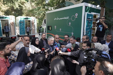 آیین راه‌اندازی ۴ دستگاه خودروی کتابخانه عمومی سیار