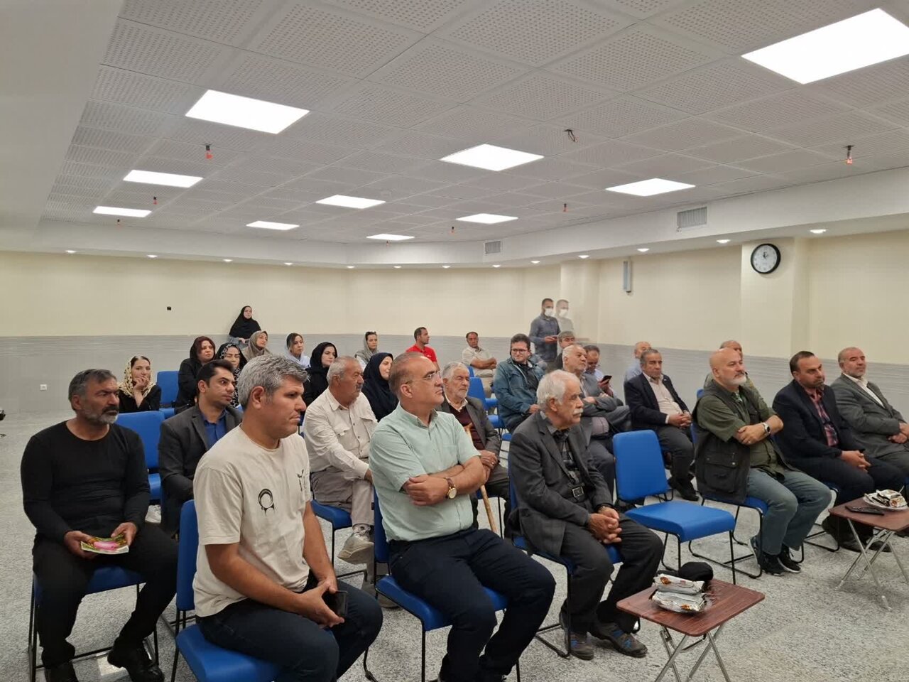 تجلیل از فعال محیط زیست و نویسنده «پایداری ایرانی» در فریدونشهر