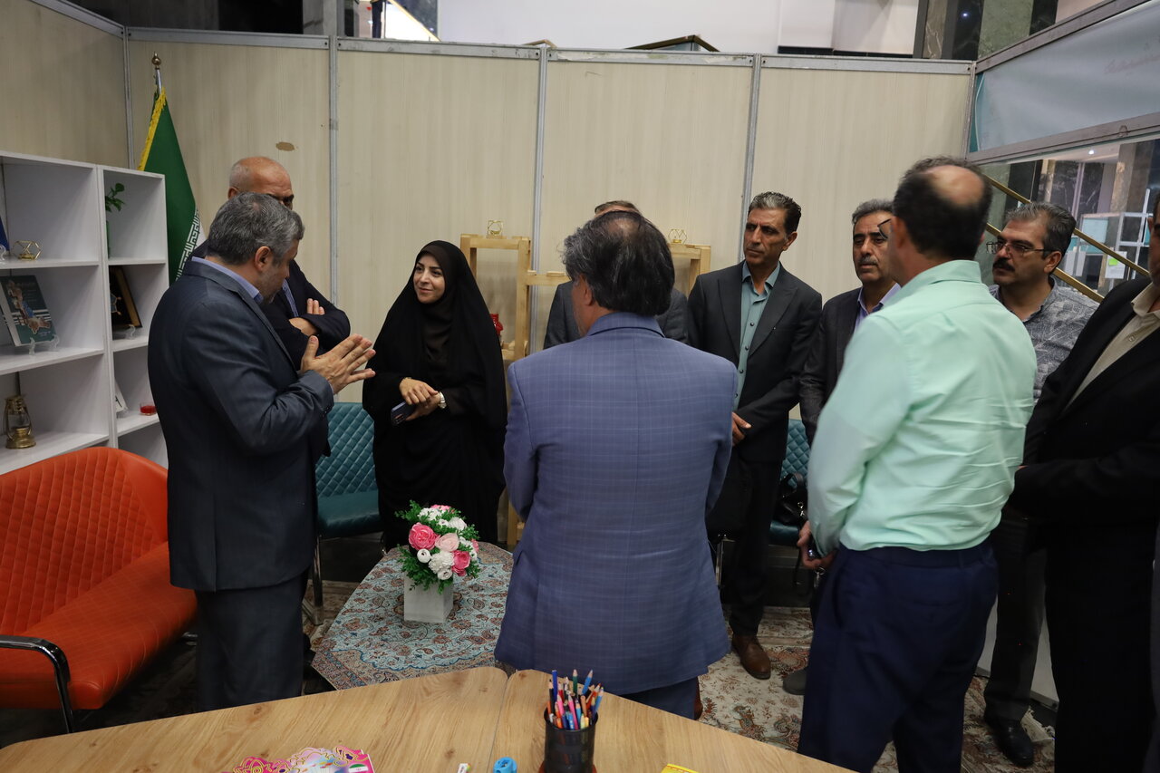 غرفه ترویجی فرهنگی ادارهکل کتابخانههای عمومی آذربایجانغربی برپا شد