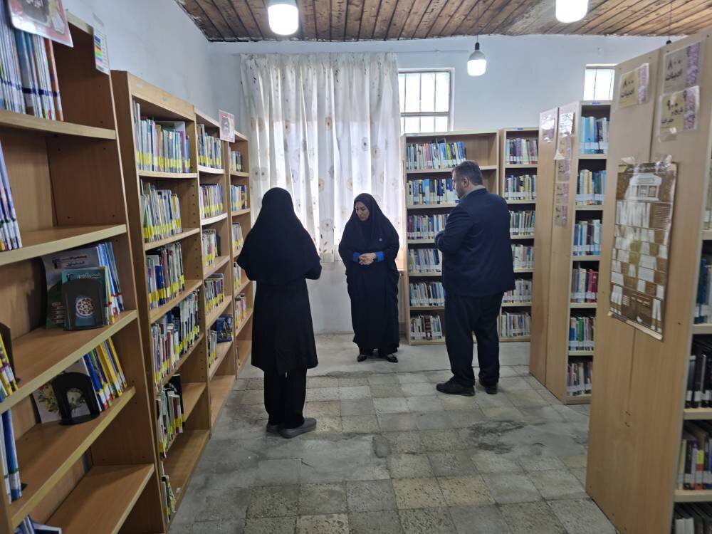 فلاح کردآبادی از کتابخانه شهدای آلاشت بازدید کرد
