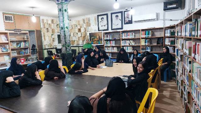 برگزاری مجموعهای از برنامههای فرهنگی، آموزشی و مهارتی در کتابخانه عمومی شیخ محمود مزدقانی