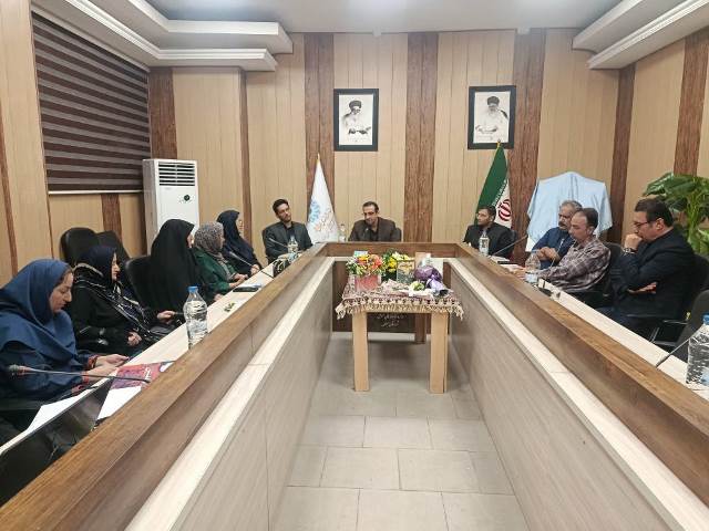 رونمایی از کتاب «برخاستن» اثر مهرناز نصیری در کانون توجه نخبگان ادبی استان سمنان