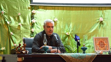 برگزاری محفل ادبی "روز شعر و ادب فارسی" در کرمانشاه