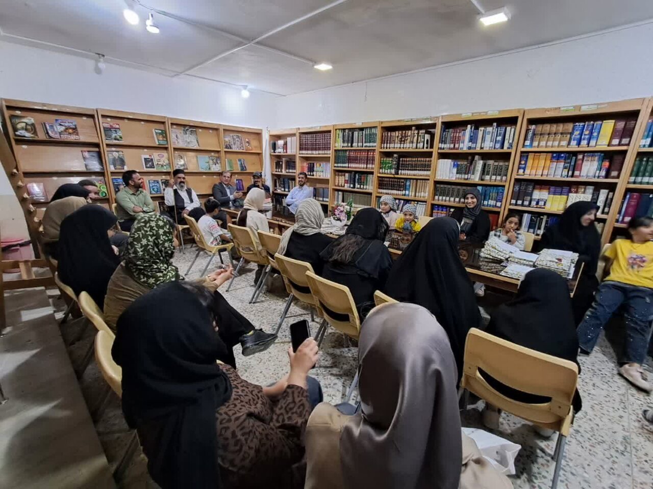 اختتامیه جشنواره باغ کاغذی شهرستان فریدن در کتابخانه عمومی دانشوران داران
