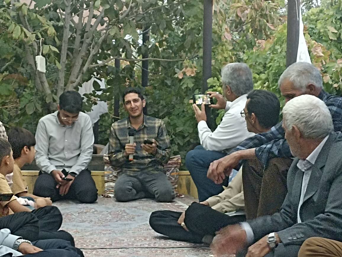 محفل ادبی «امشب ای ماه» در شهرستان مروست برگزار شد