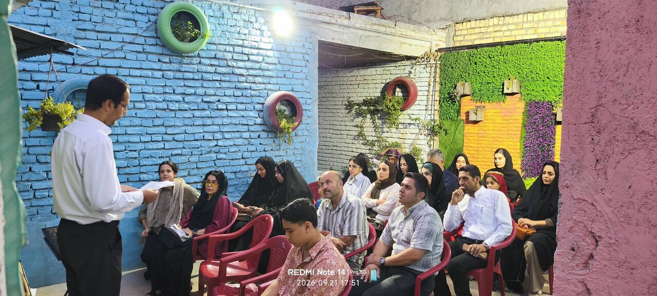 برگزاری محفل ادبی «اشراق» در کافه کتاب خیام گرمه