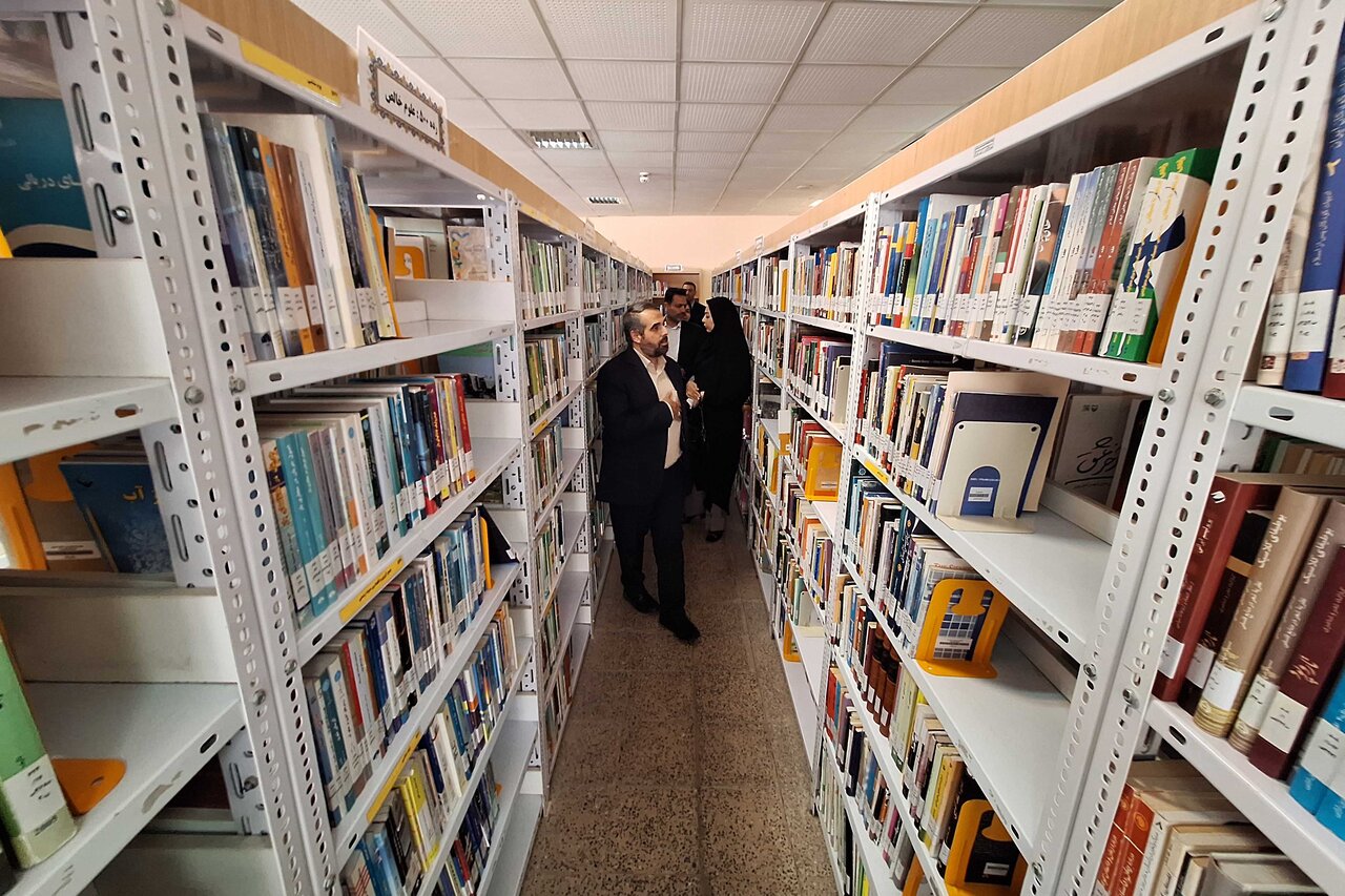 بازدید دستیار دبیرکل نهاد کتابخانه‌های عمومی کشور از اداره‌کل و کتابخانه مرکزی ایلام