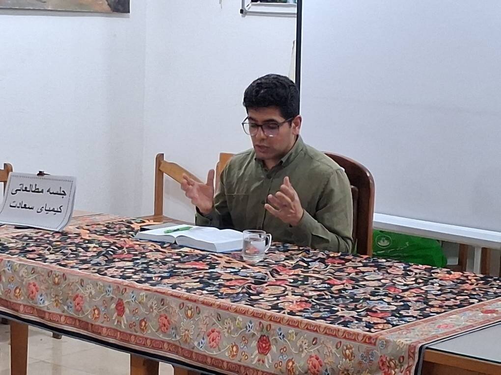 نشست خوانش و بررسی «کیمیای سعادت» در کتابخانه شهید صالحی بابلسر برگزار شد