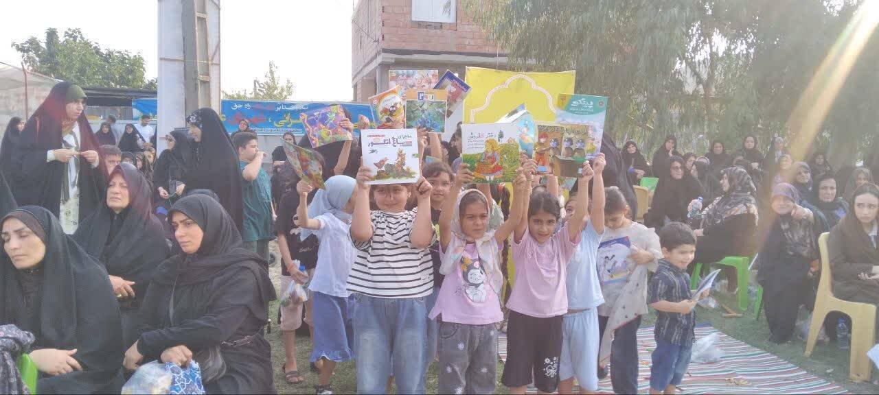یادواره شهدای دهستان عزیزک با محوریت کتاب و فرهنگ ایثار برگزار شد