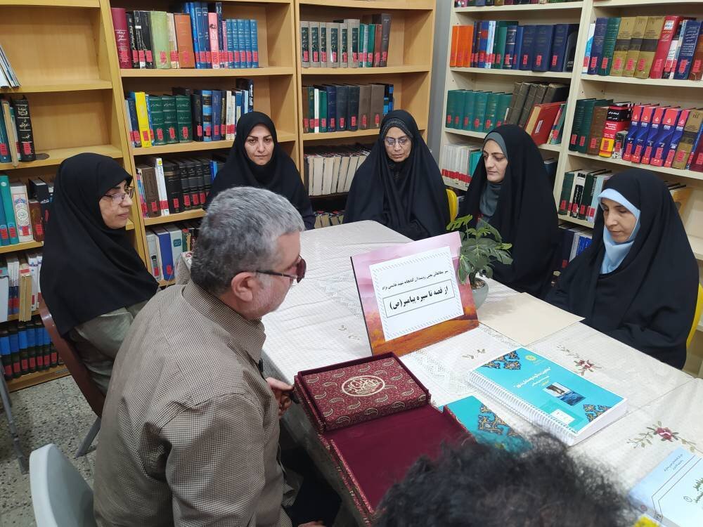 نشست مطالعاتی اعضای روشندل کتابخانه شهید هاشمی‌نژاد بهشهر برگزار شد