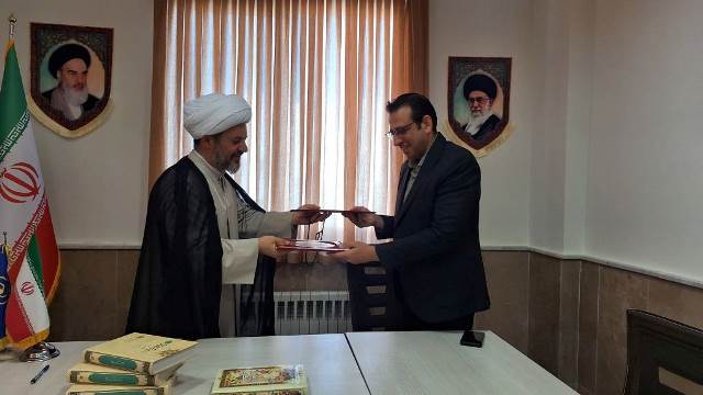 تفاهمنامه همکاری کتابخانههای عمومی و حوزه علمیه خواهران سمنان امضا شد