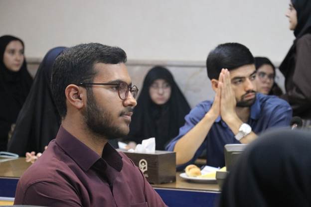 «محفل با ستارهها»؛ پیوند شعر و ادب فارسی با فرهنگ ایثار و مقاومت