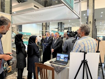 بازدید معاون وزیر فرهنگ و ارشاد اسلامی از غرفه اداره‌کل کتابخانه‌های عمومی آذربایجان‌غربی