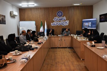 میز نوجوان