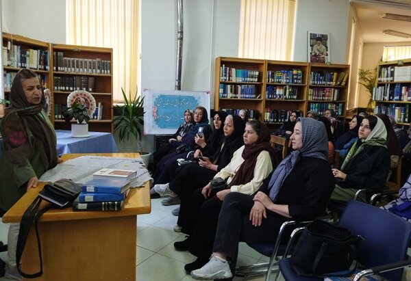 گردهمایی ادبدوستان و سخنسرایان فرخشهر در کتابخانه ملاصدرا
