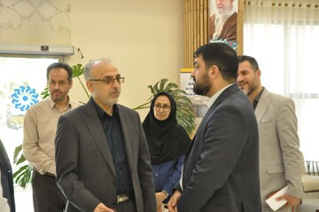 بازدید مدیرکل فرهنگ و ارشاد اسلامی استان گیلان از کتابخانه مرکزی رشت
