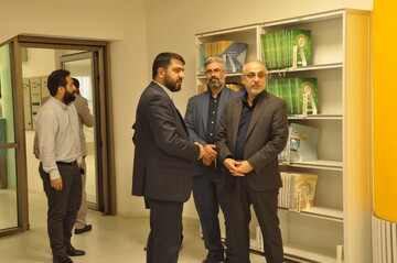 بازدید مدیرکل فرهنگ و ارشاد اسلامی استان گیلان از کتابخانه مرکزی رشت