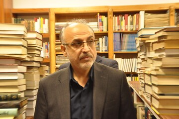 بازدید مدیرکل فرهنگ و ارشاد اسلامی استان گیلان از کتابخانه مرکزی رشت
