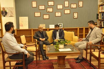 بازدید مدیرکل فرهنگ و ارشاد اسلامی استان گیلان از کتابخانه مرکزی رشت