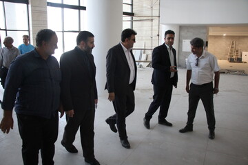 بازدید رئیس مجمع نمایندگان استان مرکزی از کتابخانه مرکزی اراک