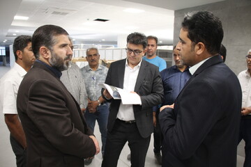 بازدید رئیس مجمع نمایندگان استان مرکزی از کتابخانه مرکزی اراک
