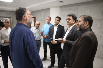 بازدید رئیس مجمع نمایندگان استان مرکزی از کتابخانه مرکزی اراک