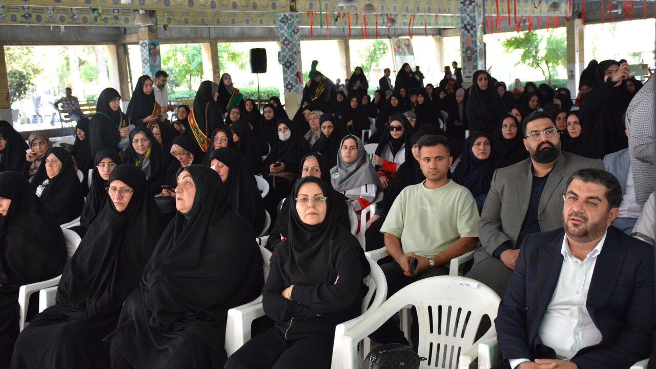 حضور مدیرکل کتابخانه‌های عمومی کرمانشاه در «مهمانی لاله‌ها»