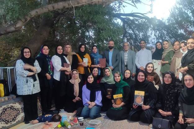 از کتابخانه تا طبیعت؛ بانوان بردسکنی پای خوانش حافظ نشستند