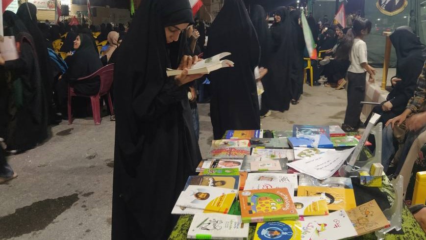 برپایی نمایشگاه کتاب و آیین تجلیل از خانواده شهید یونس پورجلو در کتابخانه پیامبر اعظم (ص) تشان
