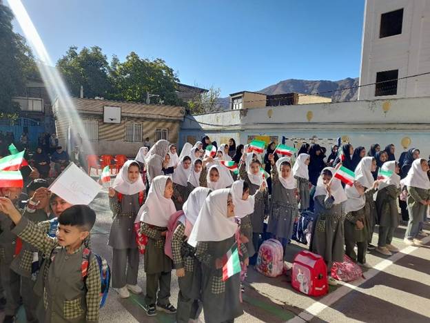 از زنگ اول مدرسه تا ورق اول کتاب؛ کتابداران در کنار دانشآموزان