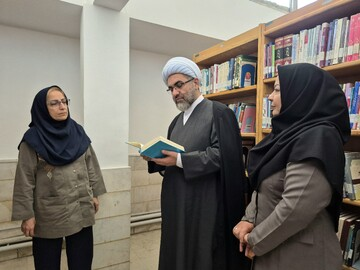 دیدار مدیرکل کتابخانه‌های عمومی کردستان با مسئول حوزه نمایندگی ولی‌فقیه در سپاه بیت‌المقدس استان