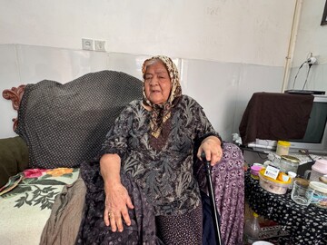 دیدار مدیرکل کتابخانه‌های عمومی استان یزدبا خانواده معظم شهدا همزمان با هفته دفاع مقدس