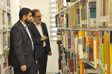 بازدید دبیر شورای فرهنگ عمومی کشور از کتابخانه مرکزی رشت
