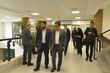 بازدید دبیر شورای فرهنگ عمومی کشور از کتابخانه مرکزی رشت