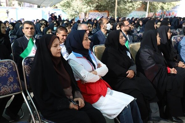 زنگ مهر در مدارس چهارمحال و بختیاری طنینانداز شد/ تأکید بر همافزایی نهادهای فرهنگی در تعلیم و تربیت