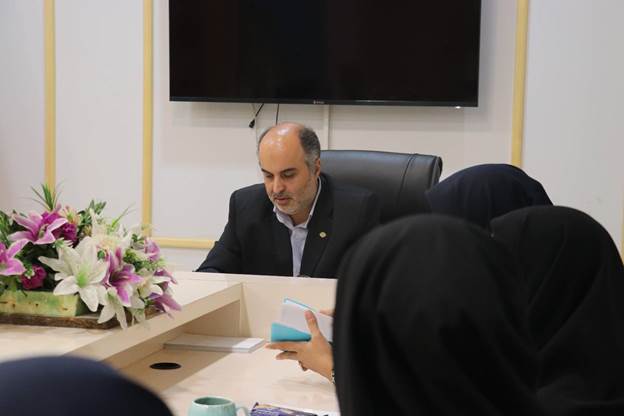تکریم نیروی انسانی؛ نقطه آغاز کیفیت خدمت در کتابخانه‌های عمومی