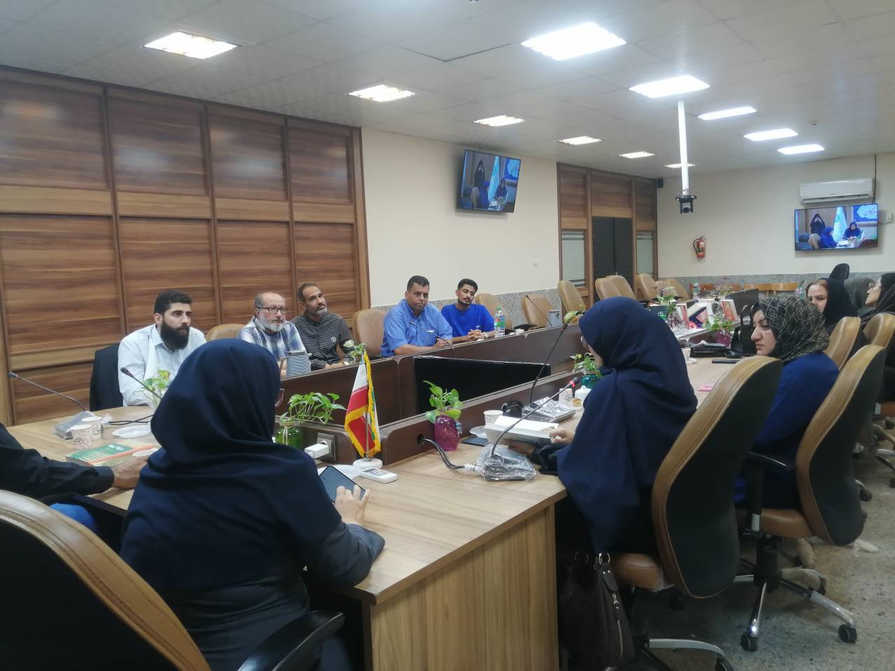 کتاب، شعر و هنر در خدمت ترویج فرهنگ ایثار؛ برنامه‌های هفته دفاع مقدس در هرمزگان