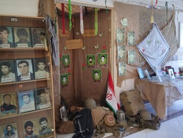برپایی نمایشگاه‌های موضوعی «ببین» و «بخوان» در کتابخانه عمومی شهدای دهکده حمیدیه