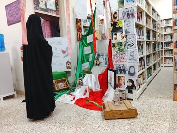 نمایشگاه کتاب و عکس دفاع مقدس