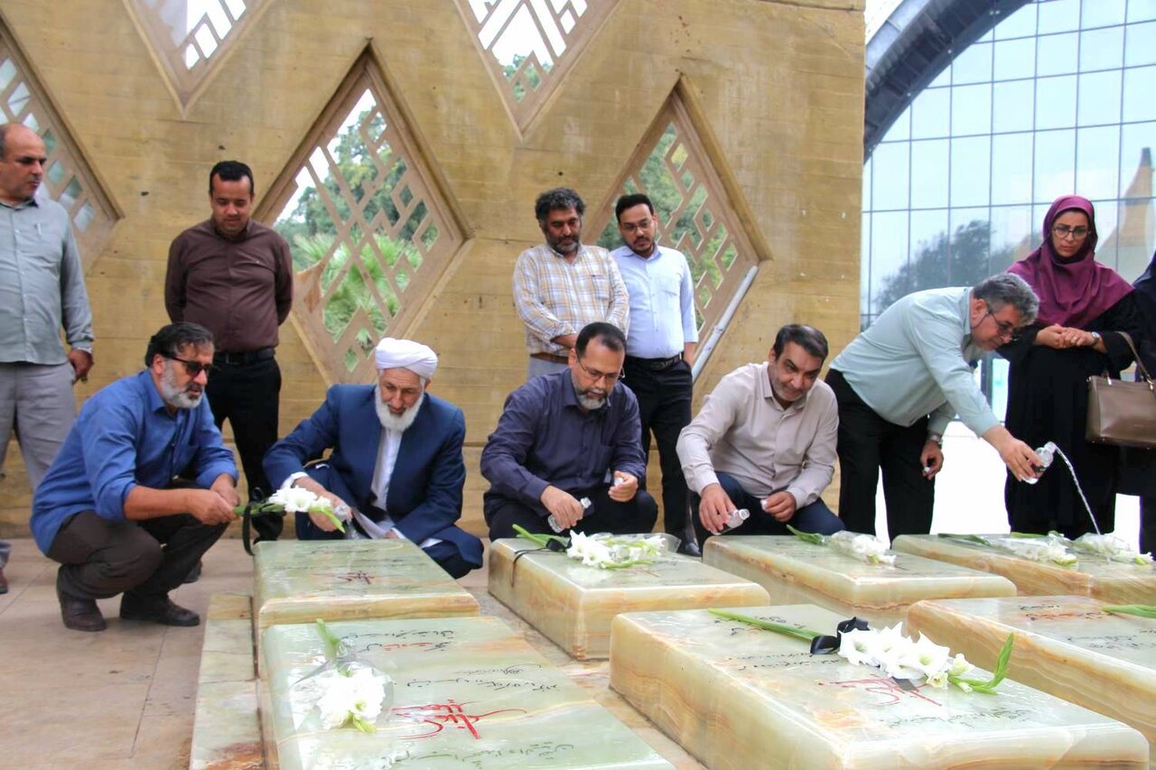 کتابداران گلستانی با شهدا تجدید میثاق کردند