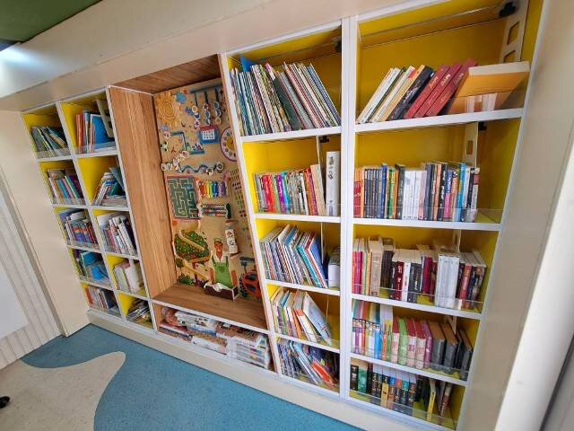 کتابخانه سیار سیرجان؛ گامی برای دسترسی ۱۰ روستای فاقد کتابخانه به خدمات فرهنگی